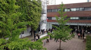Une vue de la cours du Lycée Condorcet